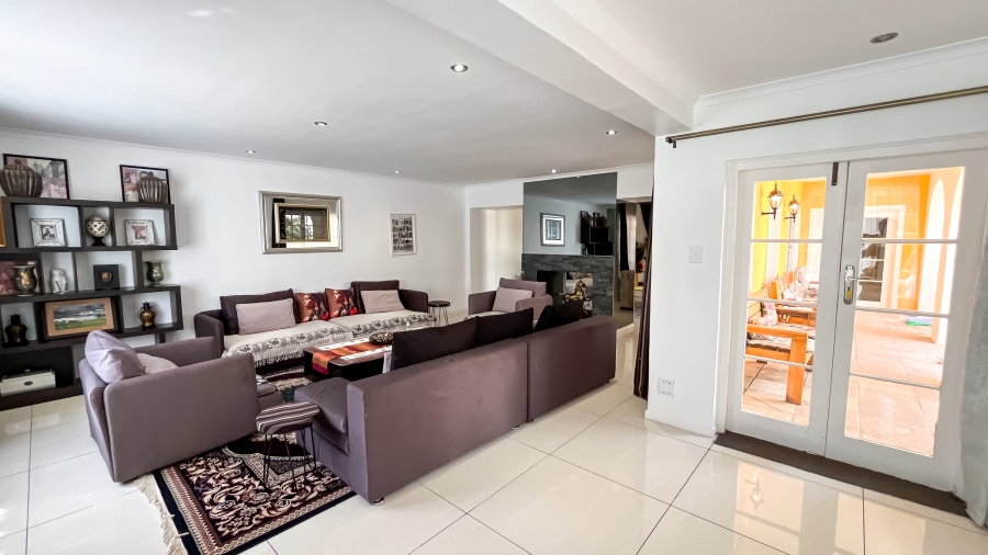 To Let 10 Bedroom Property for Rent in Constantia Western Cape